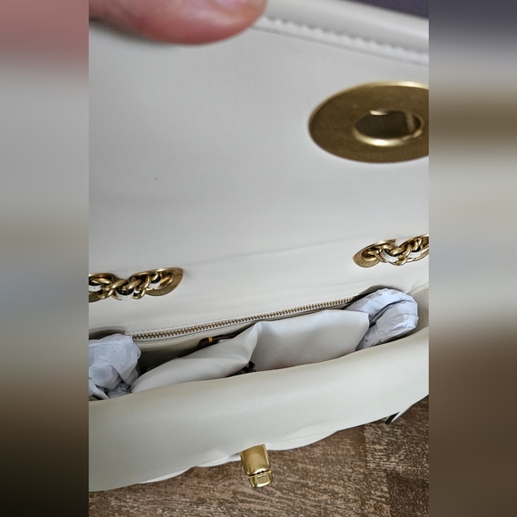 Coach Pillow Madison - Picture 8 of 16